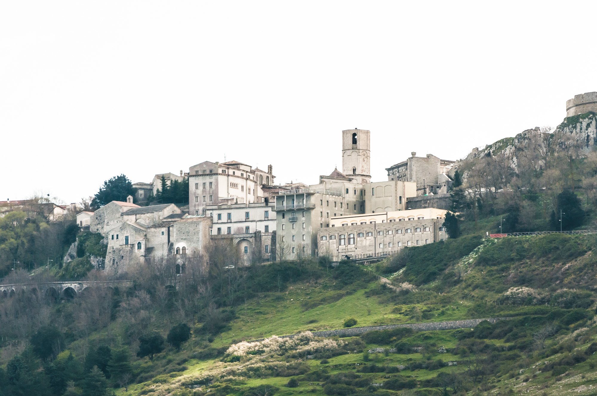 Monte Sant'Angelo - veduta dalla valle di Carbonara